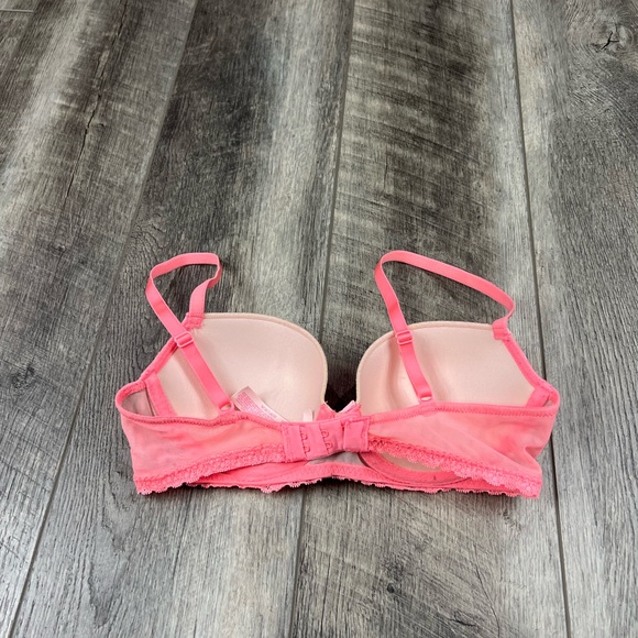 32C VS Peach/Nude Bra - Picture 5 of 11
